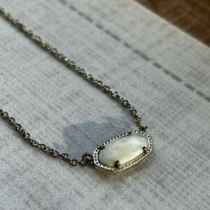 Kendra Scott Elisa Gold Pendant Necklace in Ivory